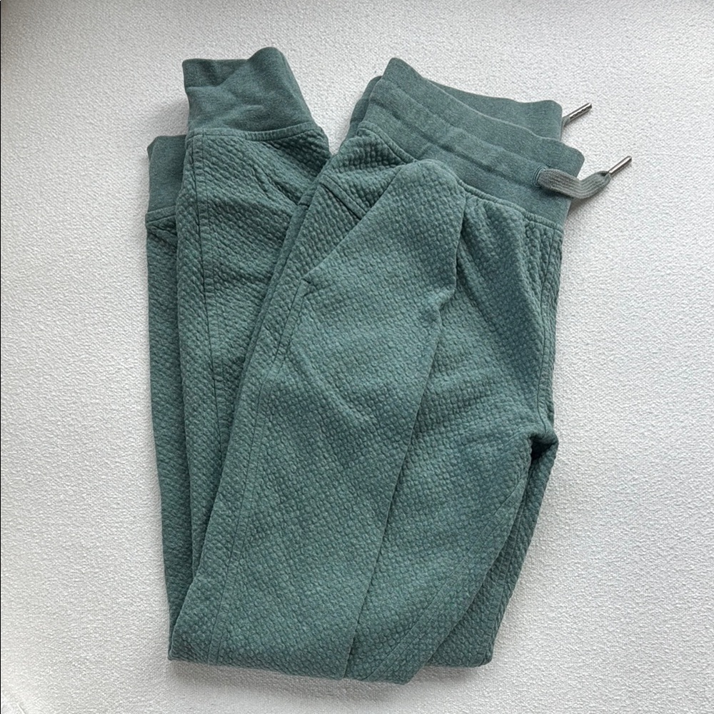 Lululemon Joggers size 4